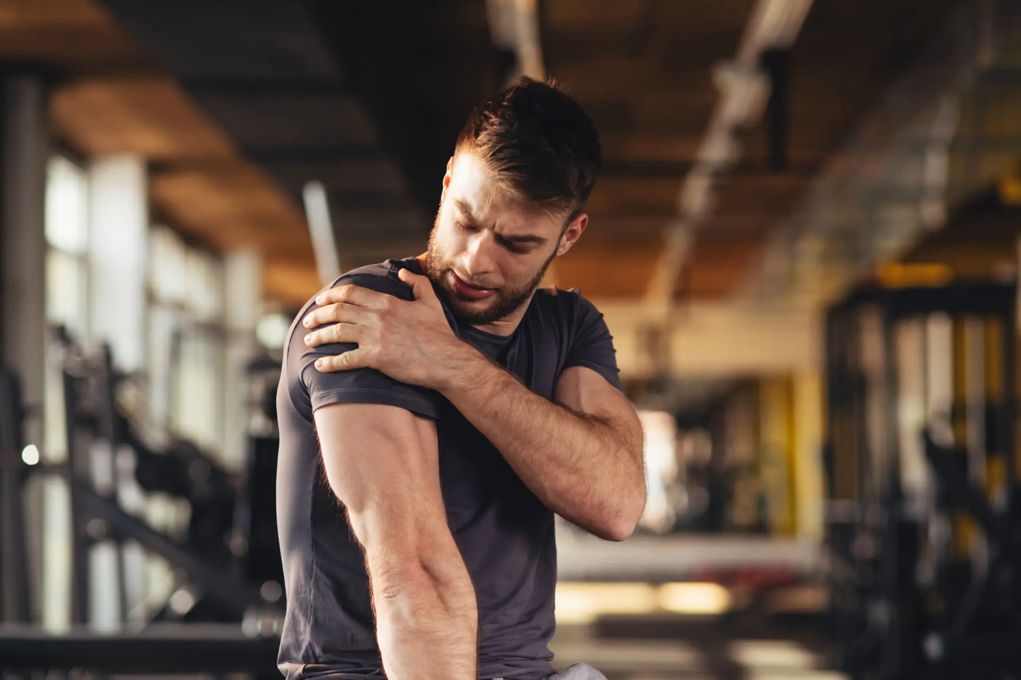 Athlete experiencing shoulder pain during training