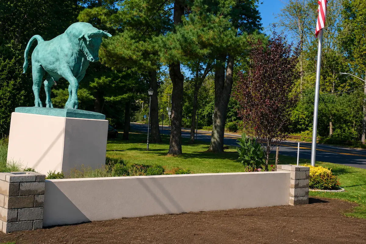 Whisper the Bull landmark in Smithtown New York